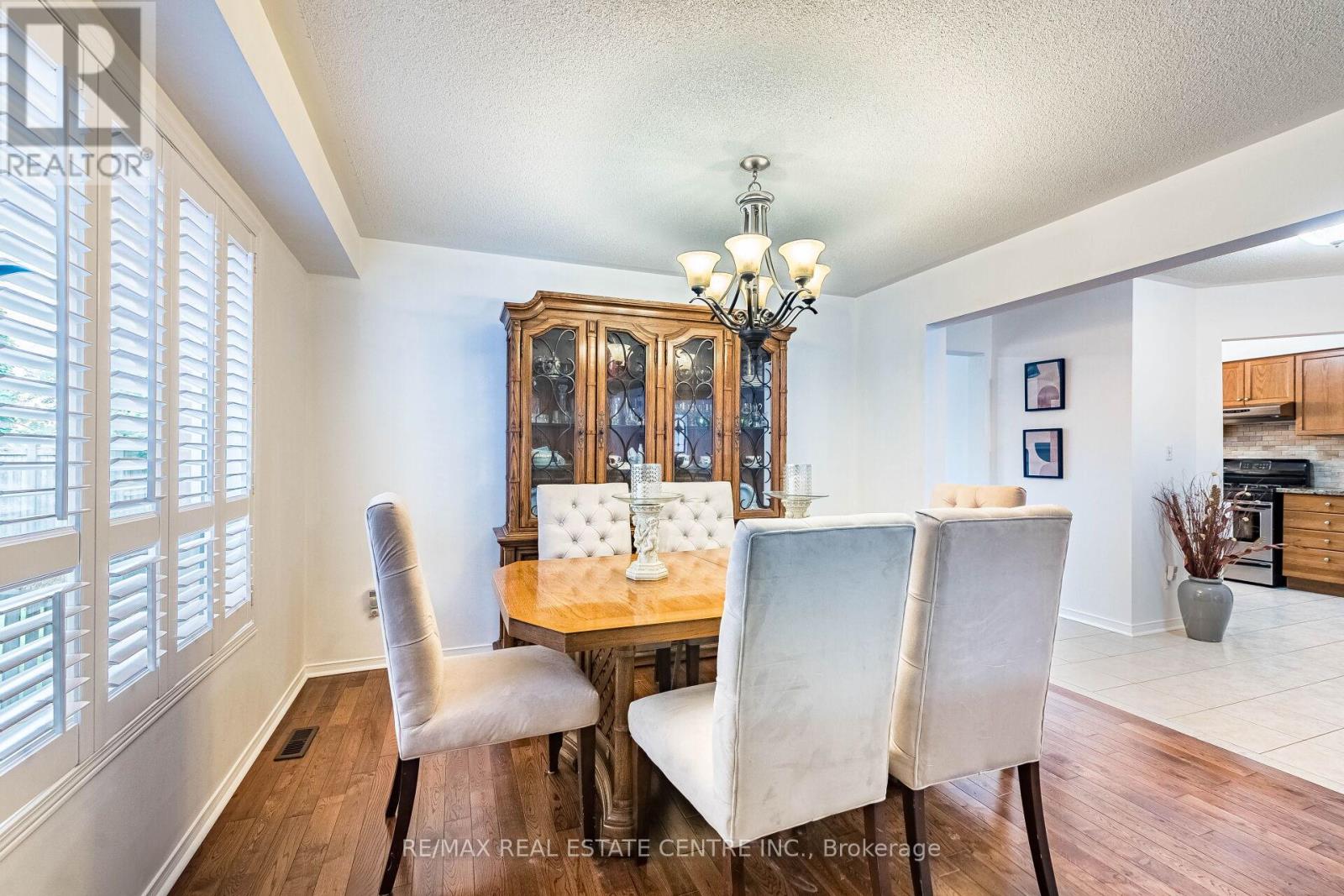 4322 Goldenrod Crescent, Mississauga, Ontario  L5V 3C3 - Photo 5 - W13491024
