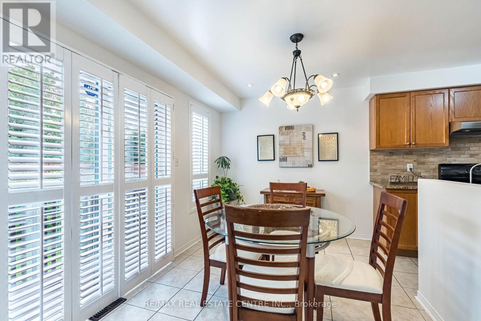 4322 Goldenrod Crescent, Mississauga, Ontario  L5V 3C3 - Photo 9 - W13491024