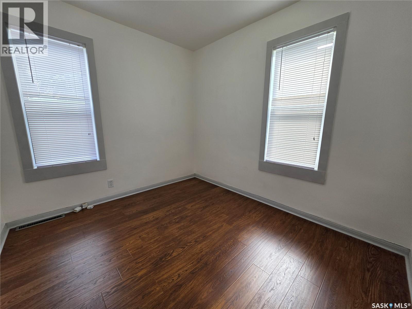 226 9th Avenue Ne, Swift Current, Saskatchewan  S9H 2S1 - Photo 11 - SK040789