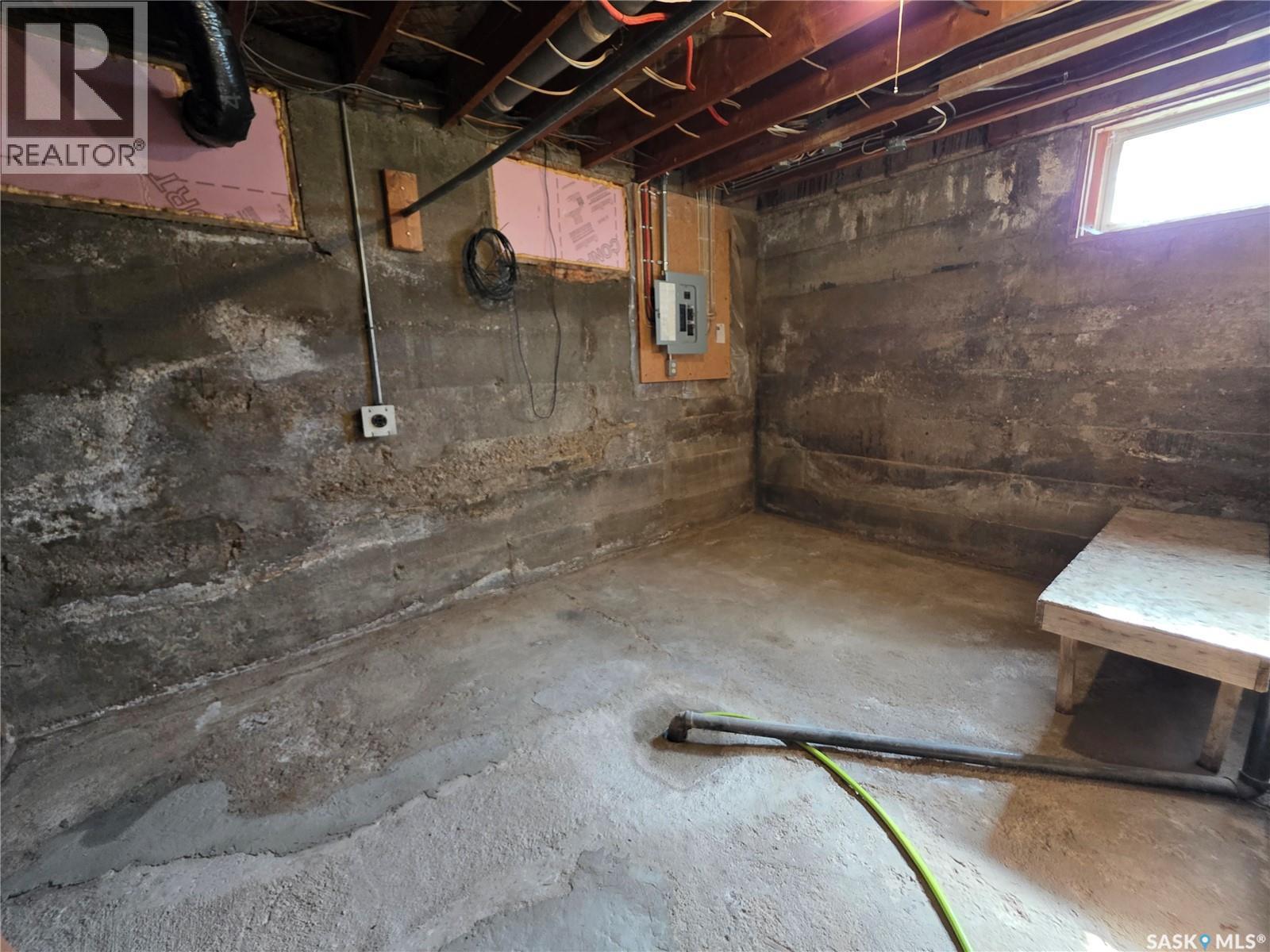226 9th Avenue Ne, Swift Current, Saskatchewan  S9H 2S1 - Photo 23 - SK040789