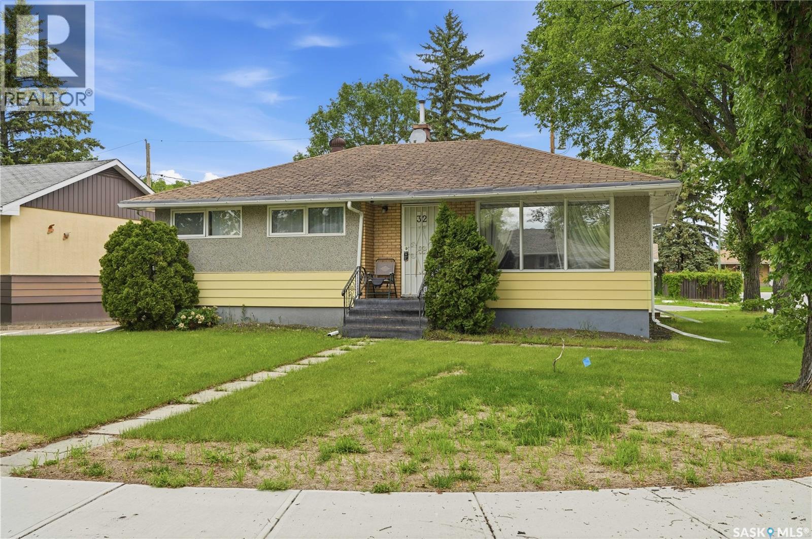 32 Mathieu CRESCENT, Regina, Saskatchewan