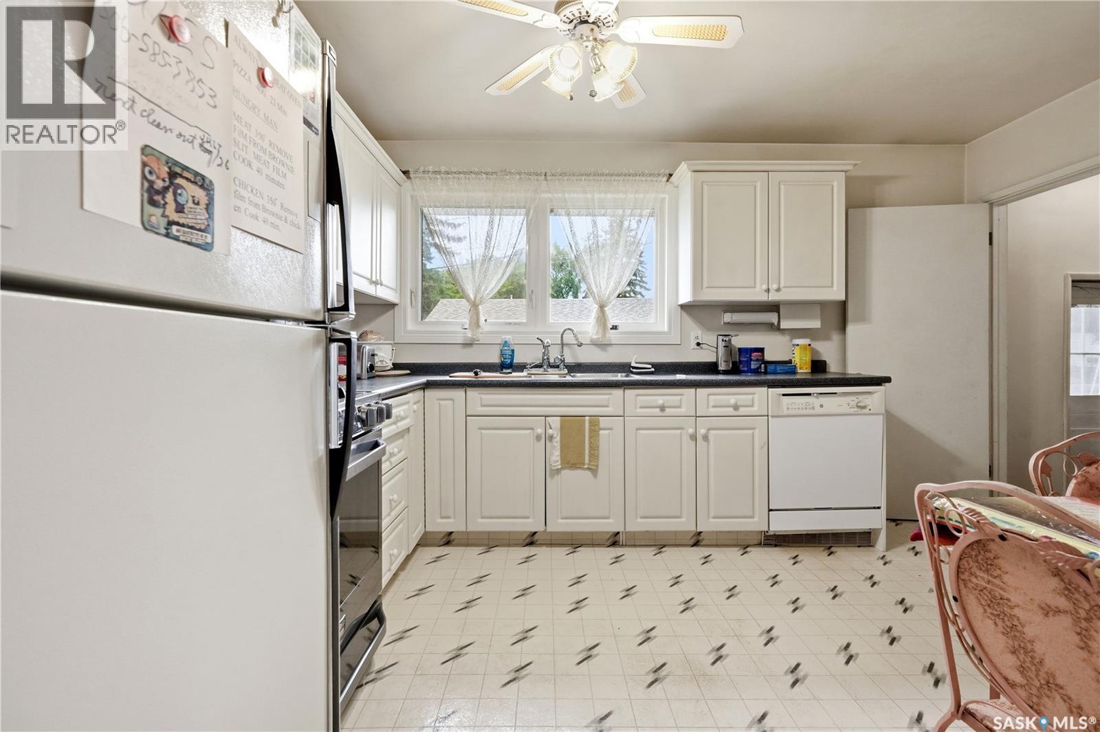 32 Mathieu Crescent, Regina, Saskatchewan  S4R 3J2 - Photo 6 - SK040728