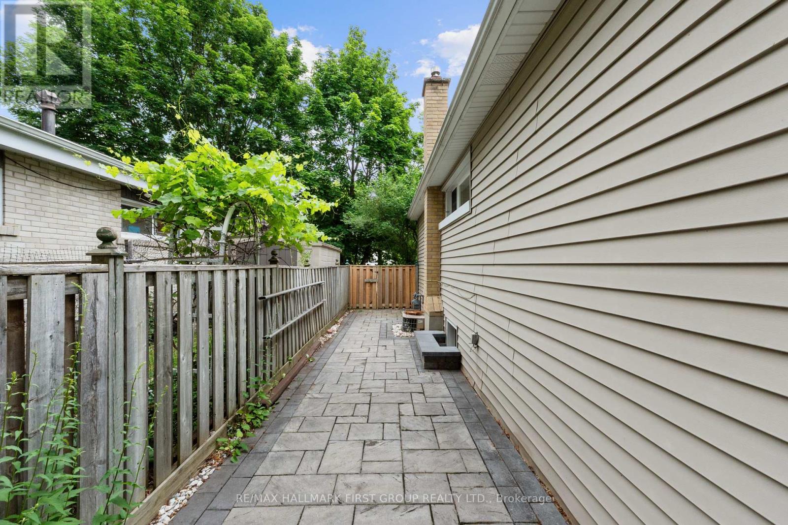 945 Donovan Crescent, Whitby, Ontario  L1N 3G4 - Photo 39 - E13493936