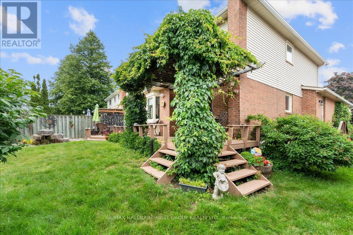 1276 Maple Ridge Drive, Pickering, Ontario  L1X 1H5 - Photo 34 - E13494126