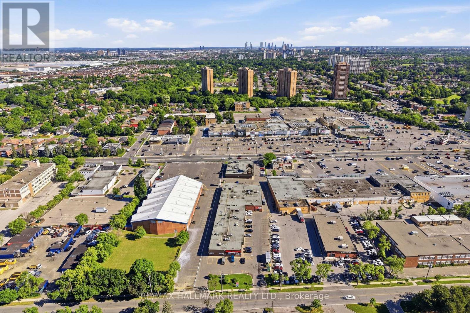 40 Beverly Hills Drive, Toronto, Ontario  M3L 1A1 - Photo 7 - W12799664