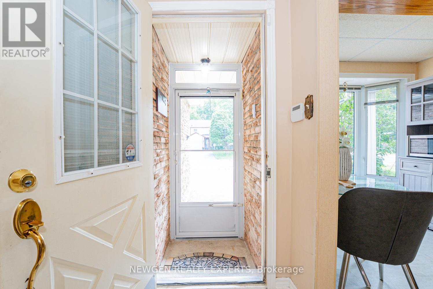 1 Wolverton Crescent, Brampton, Ontario  L6S 3L1 - Photo 7 - W13493954