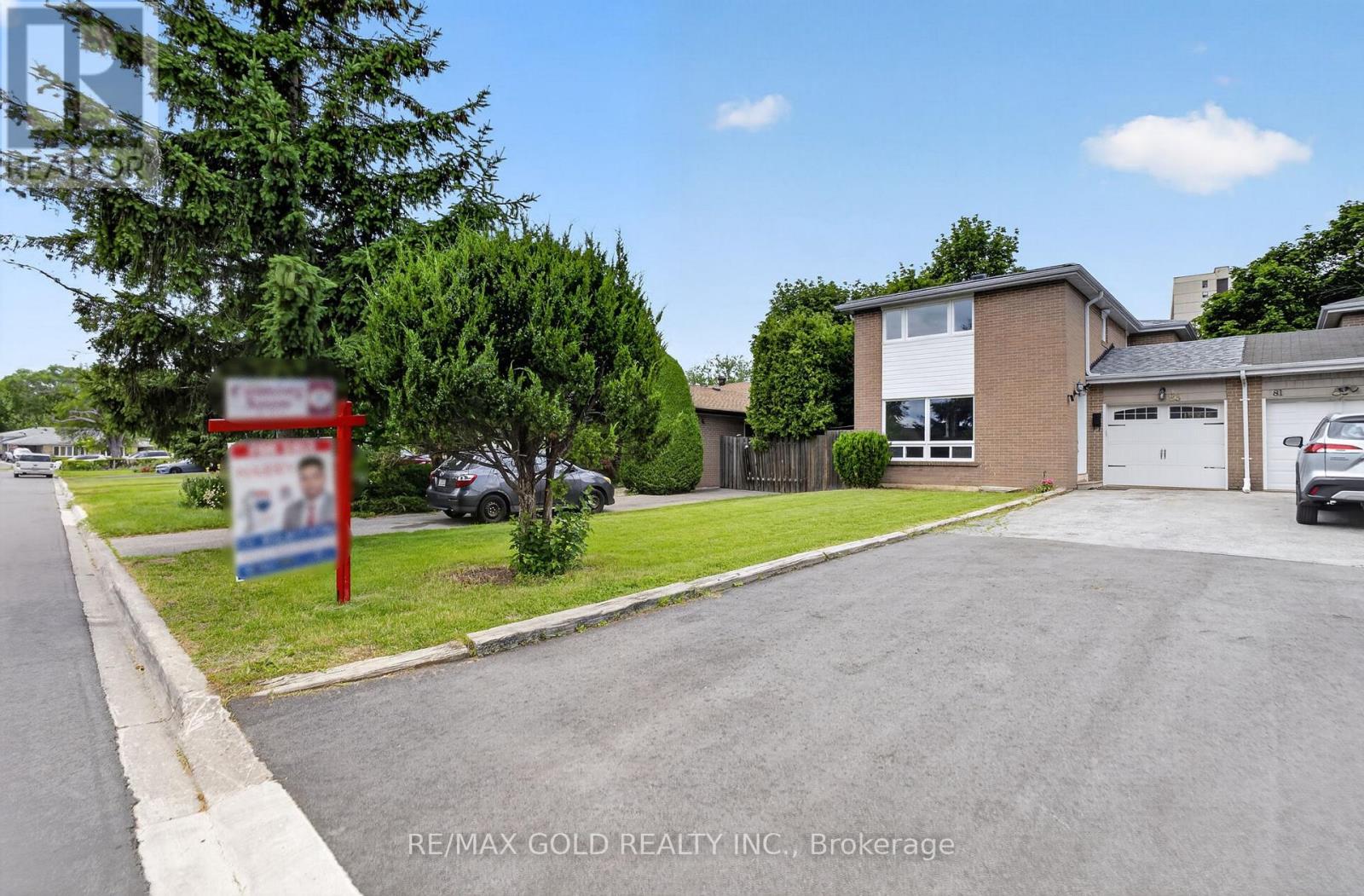 83 Cathcart Crescent, Brampton, Ontario  L6T 2A4 - Photo 2 - W13494078
