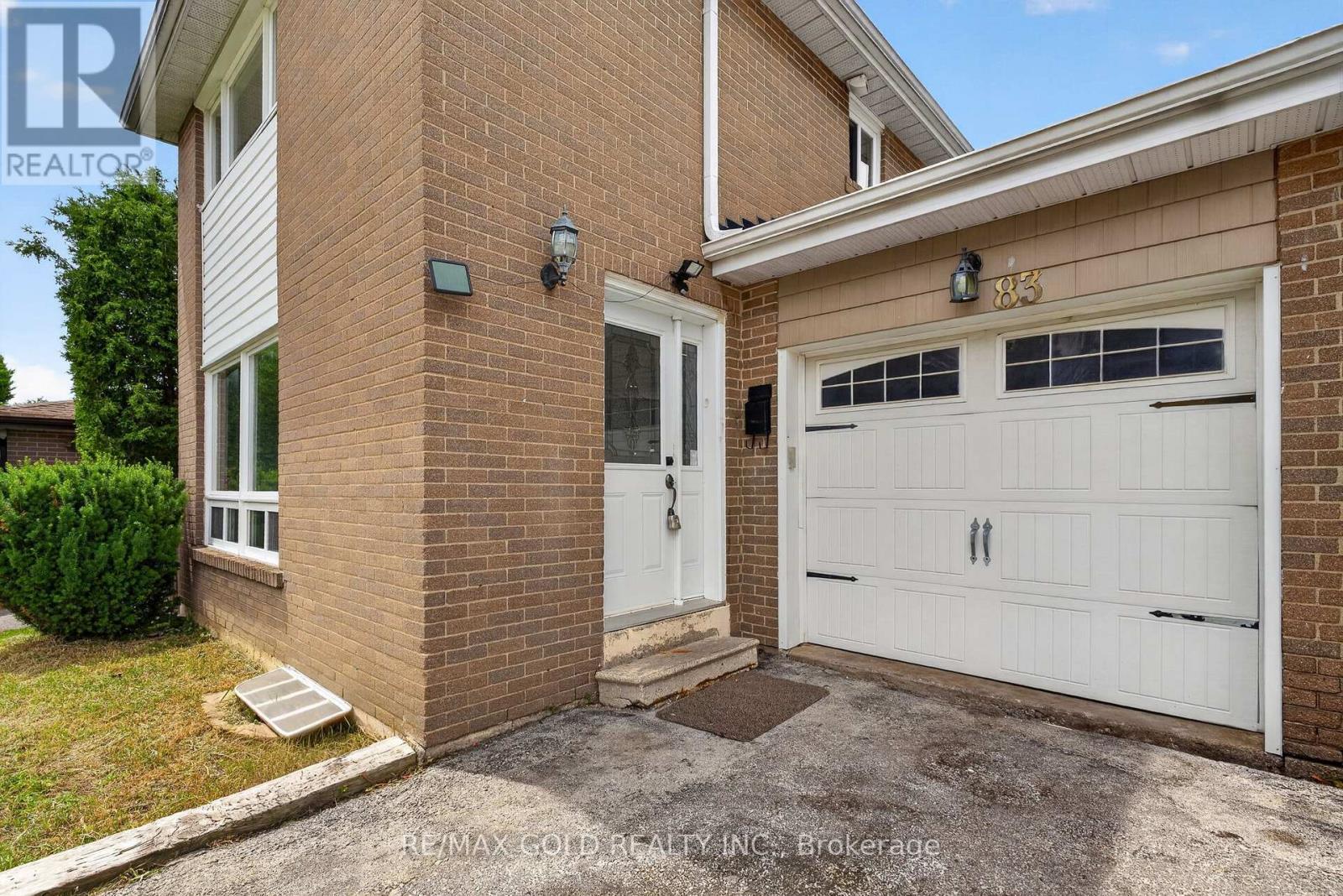 83 Cathcart Crescent, Brampton, Ontario  L6T 2A4 - Photo 3 - W13494078