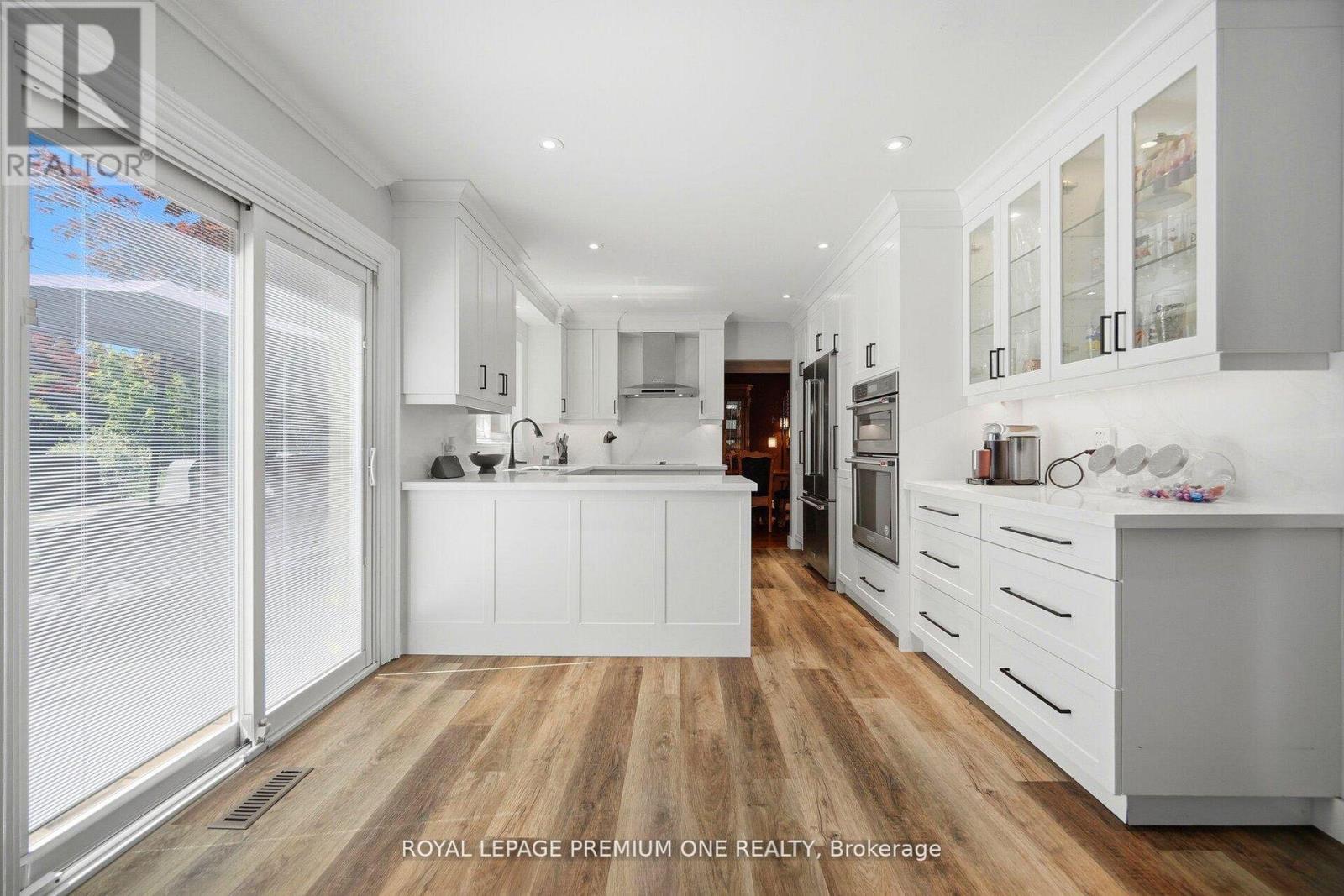 2301 Nikanna Road, Mississauga, Ontario  L5C 2W8 - Photo 12 - W13494124