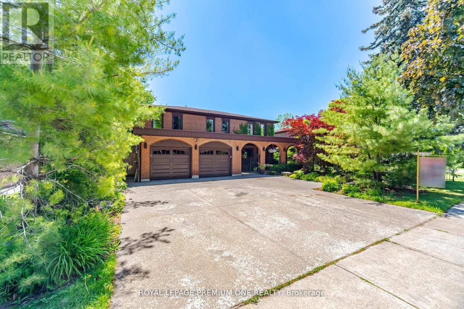 2301 Nikanna Road, Mississauga, Ontario  L5C 2W8 - Photo 2 - W13494124