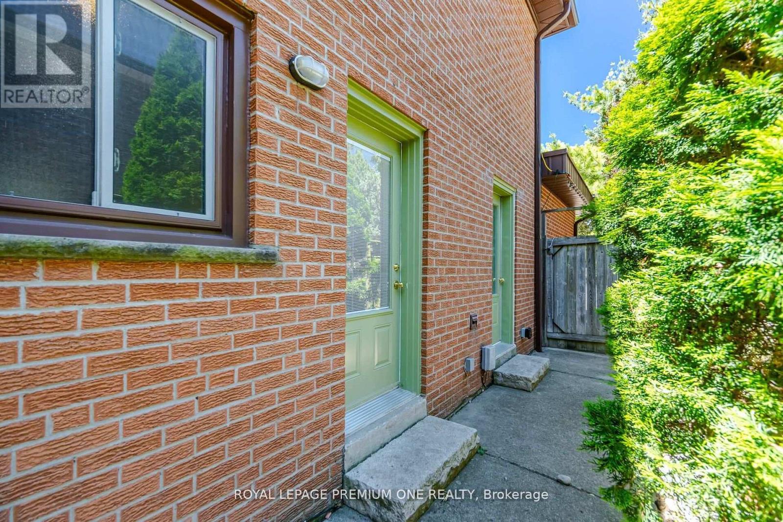 2301 Nikanna Road, Mississauga, Ontario  L5C 2W8 - Photo 24 - W13494124