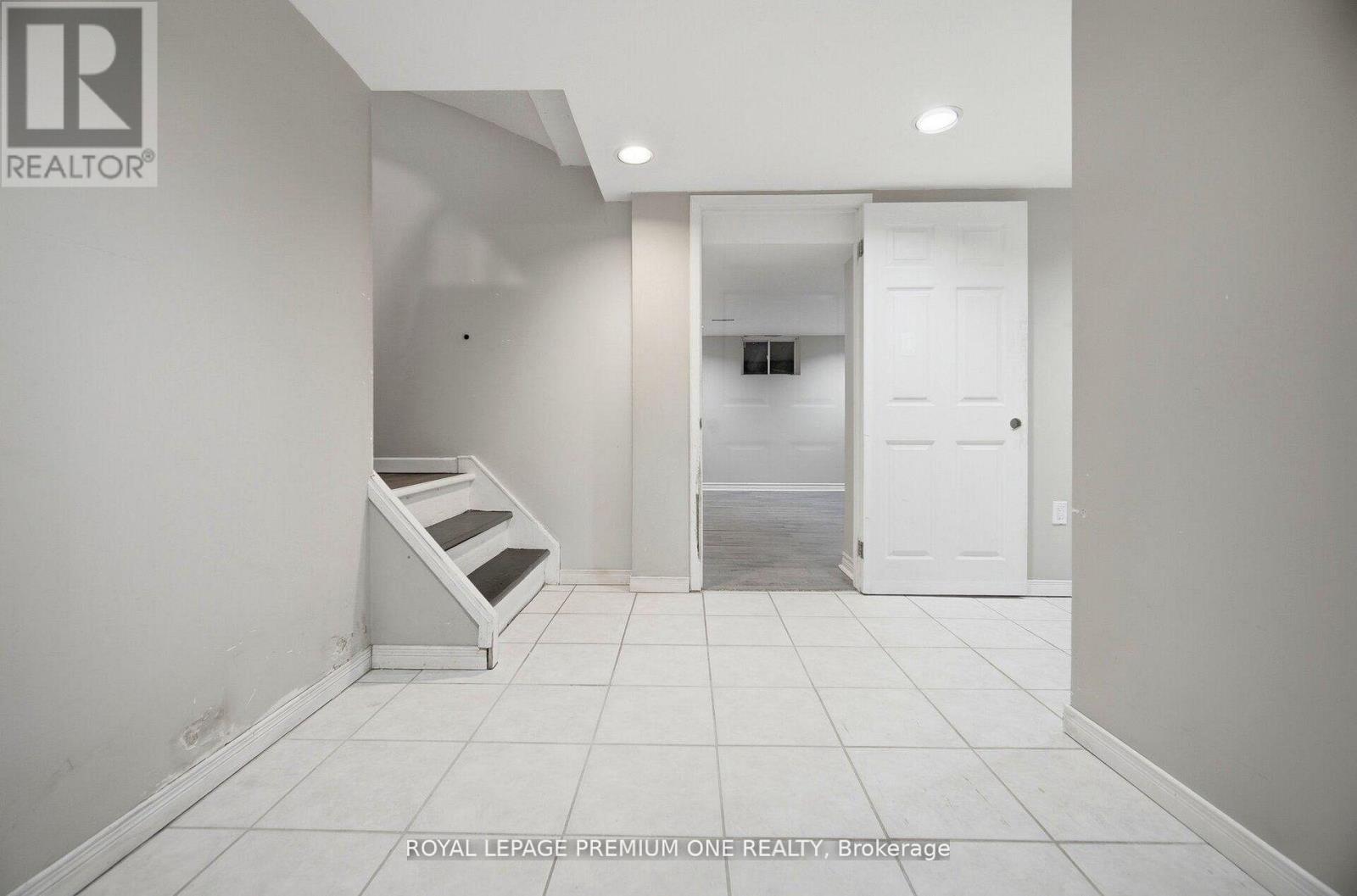 2301 Nikanna Road, Mississauga, Ontario  L5C 2W8 - Photo 36 - W13494124