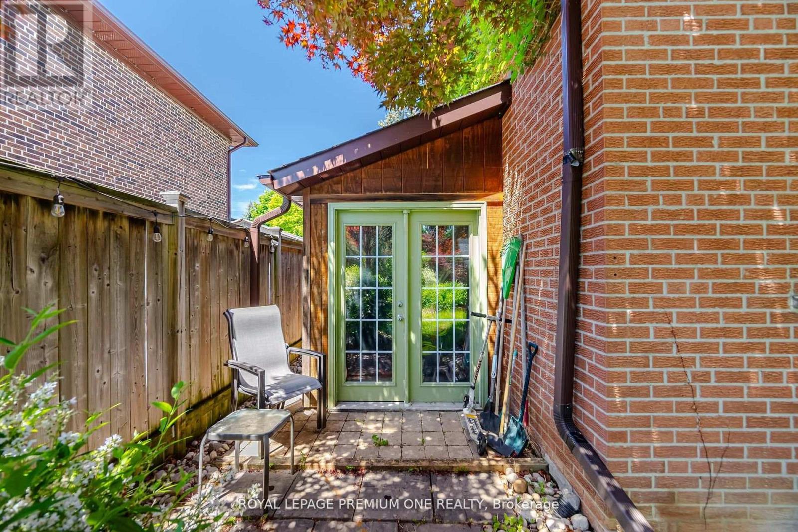 2301 Nikanna Road, Mississauga, Ontario  L5C 2W8 - Photo 44 - W13494124