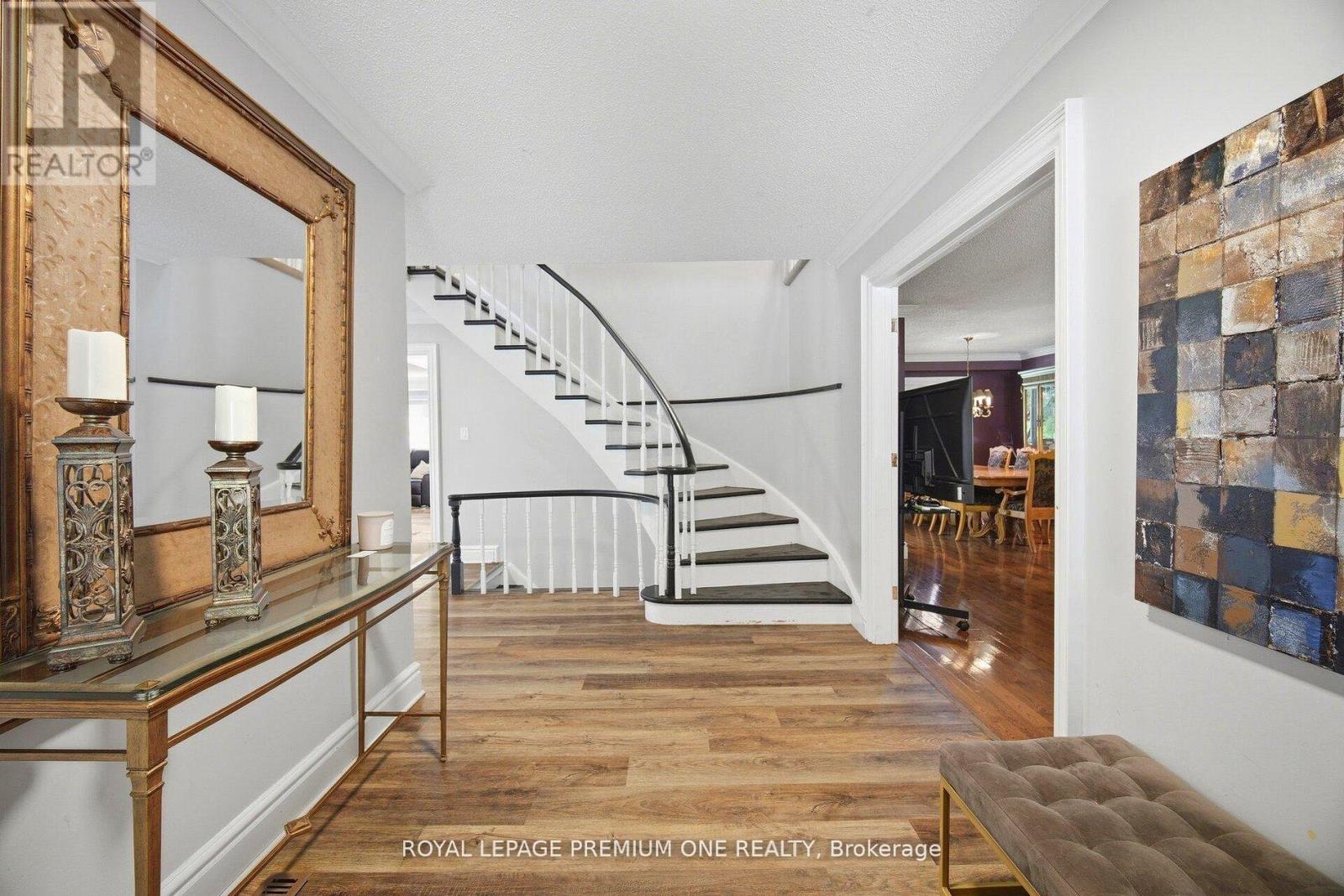 2301 Nikanna Road, Mississauga, Ontario  L5C 2W8 - Photo 6 - W13494124