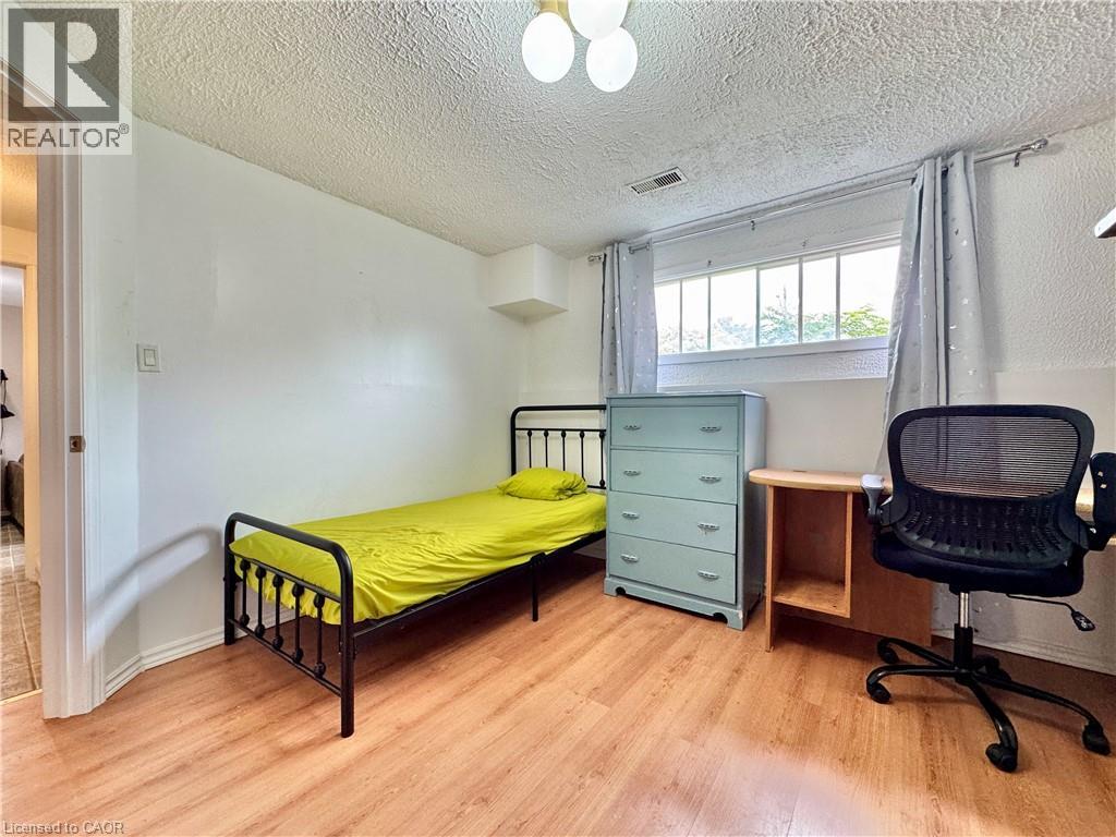 894 Strasburg Road Unit# Basement, Kitchener, Ontario  N2E 2K4 - Photo 8 - 40842681