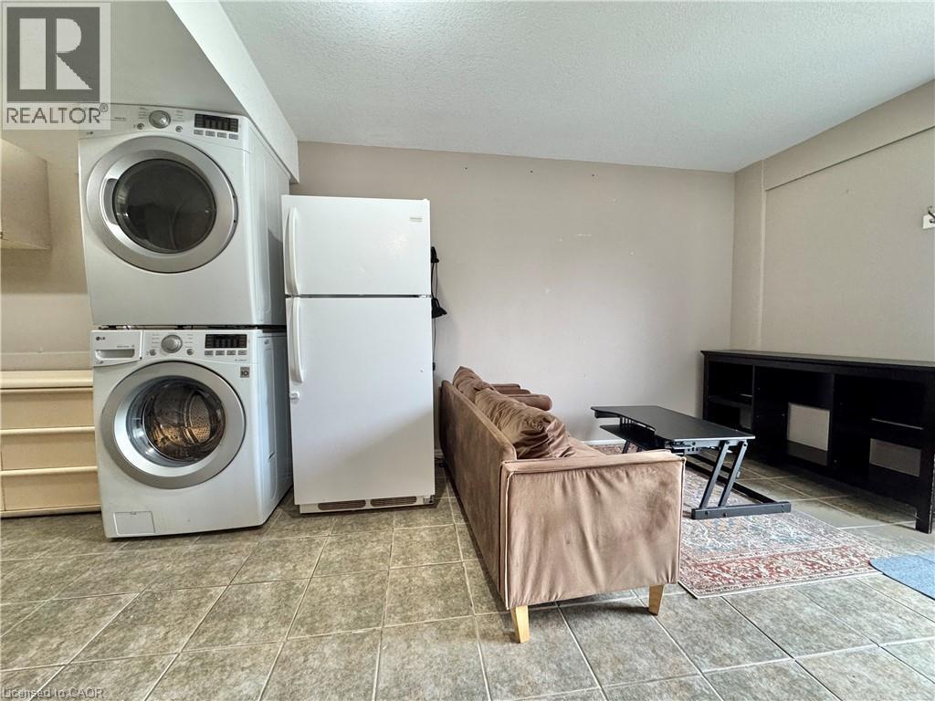 894 Strasburg Road Unit# Basement, Kitchener, Ontario  N2E 2K4 - Photo 4 - 40842681