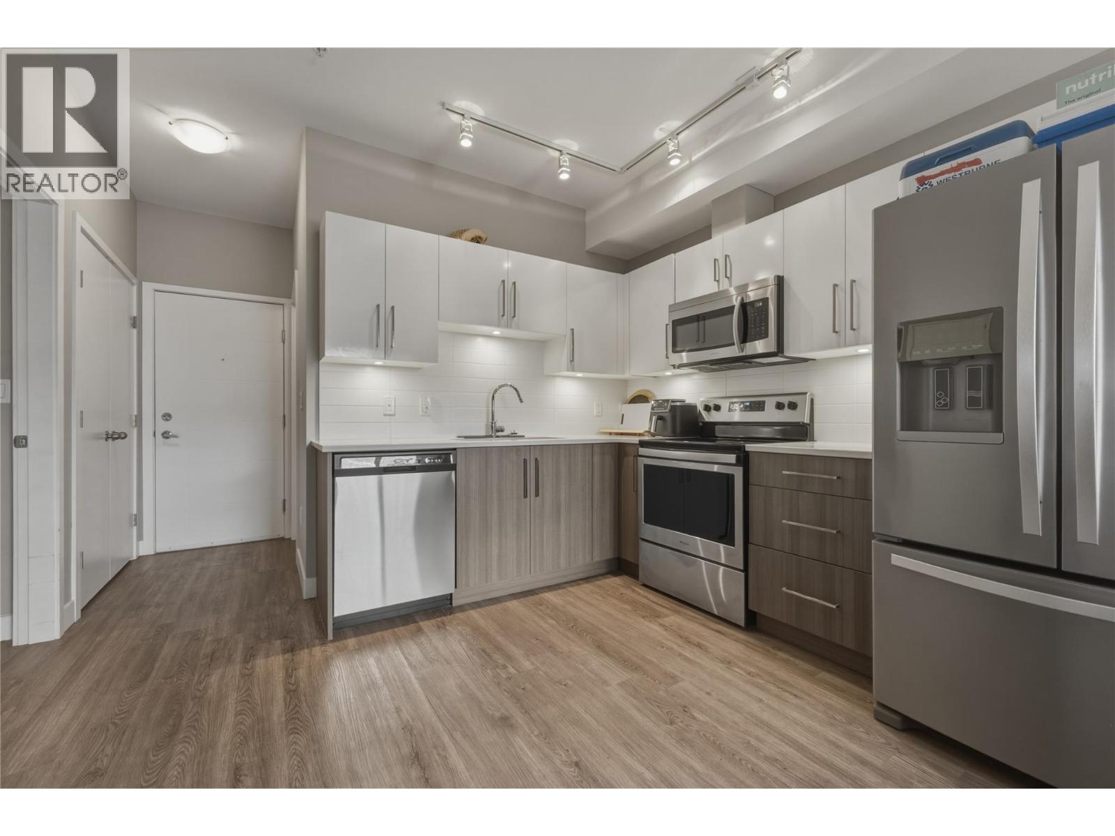 3409 28 Avenue Unit# 209