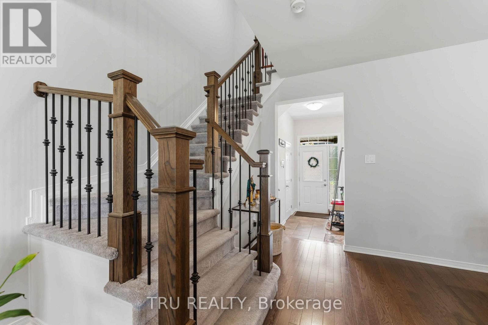 205 Losino Crescent, Ottawa, Ontario  K2V 0E4 - Photo 4 - X13494320