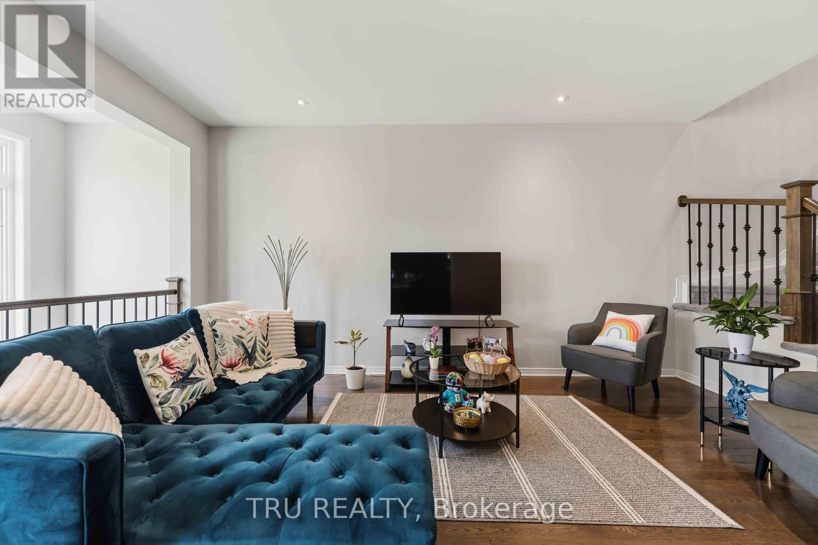 205 Losino Crescent, Ottawa, Ontario  K2V 0E4 - Photo 8 - X13494320