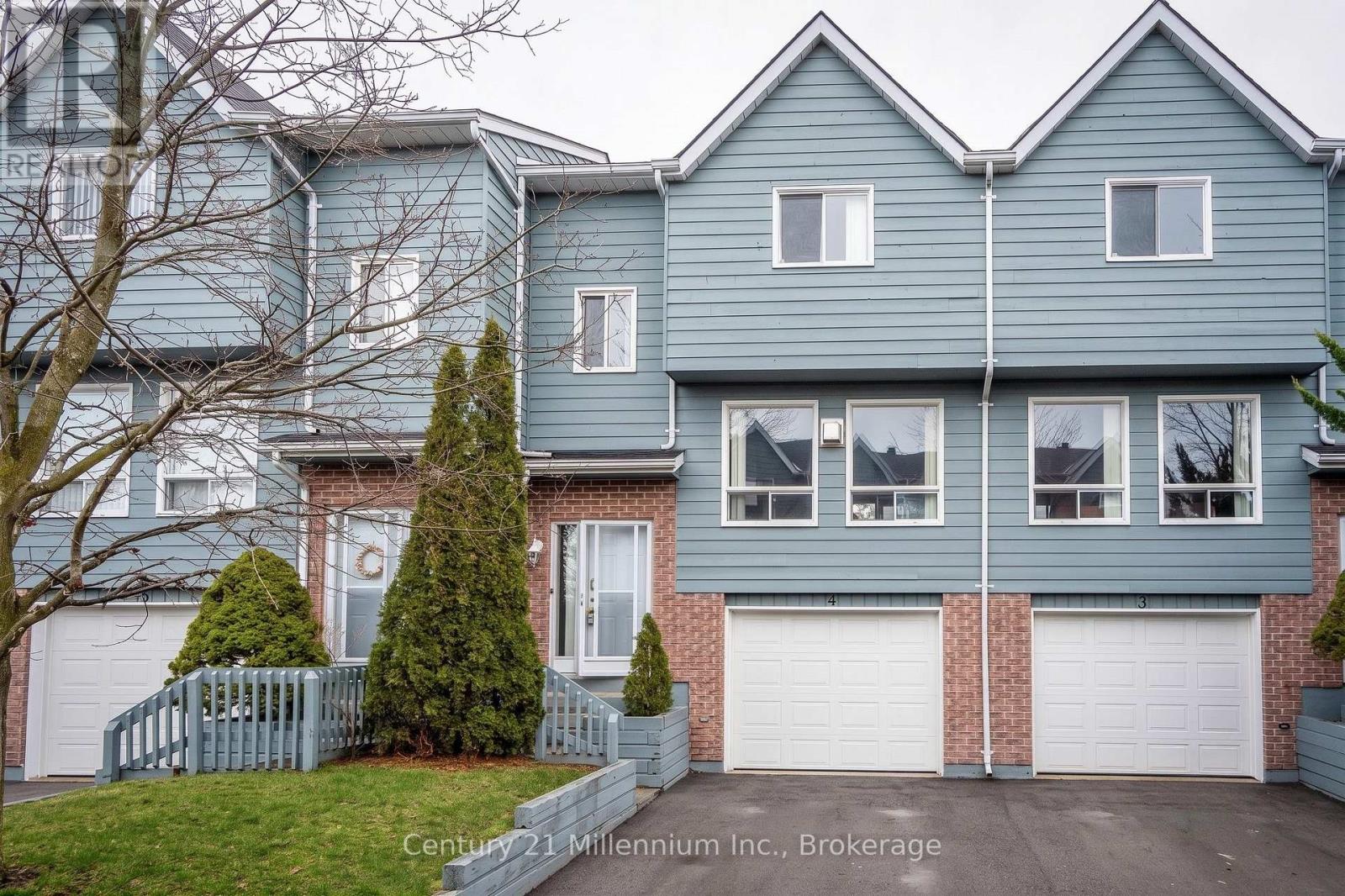 4 - 10 BAKER STREET, Wasaga Beach, Ontario