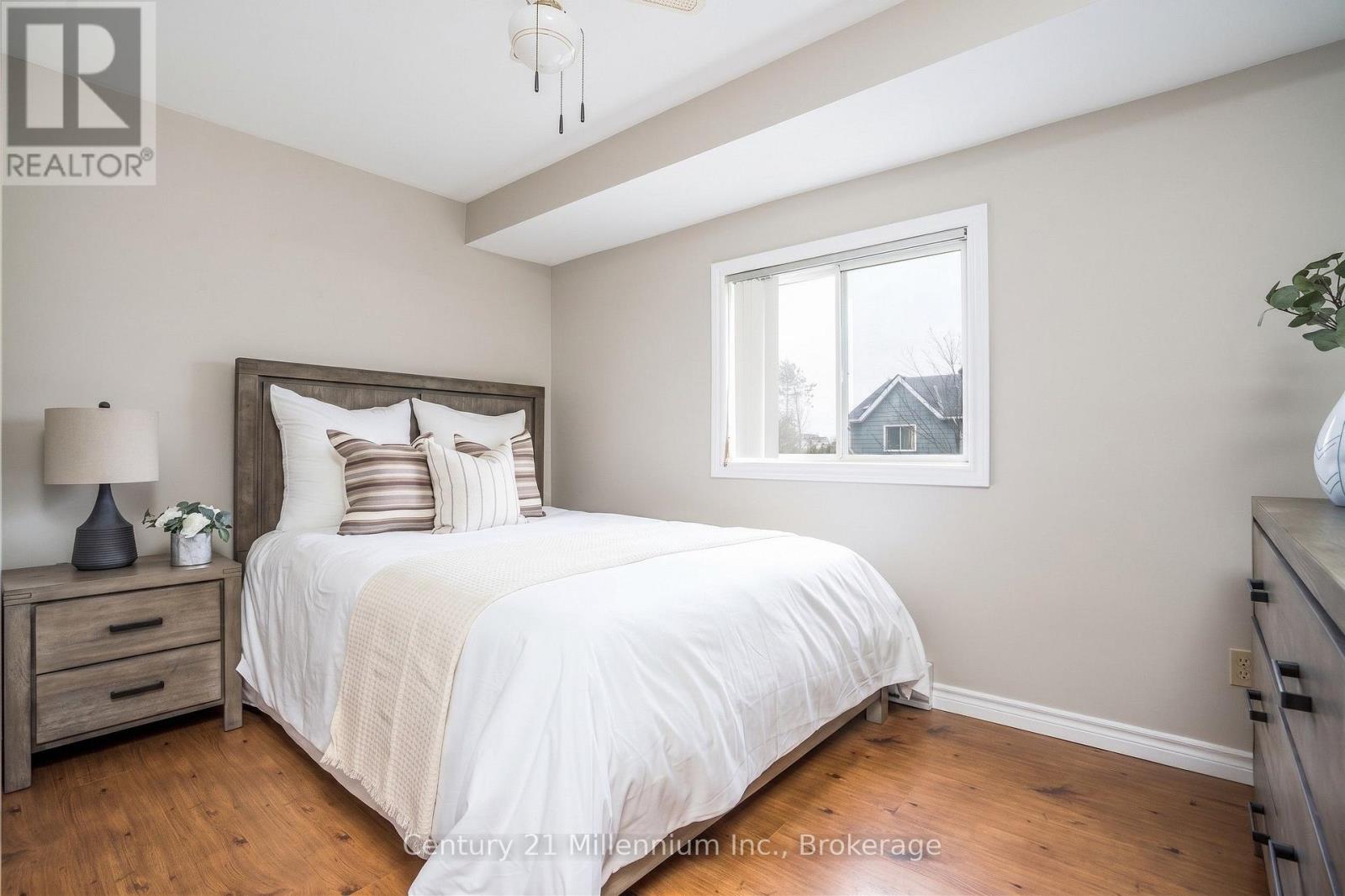4 - 10 Baker Street, Wasaga Beach, Ontario  L9Z 2H1 - Photo 11 - S13494420