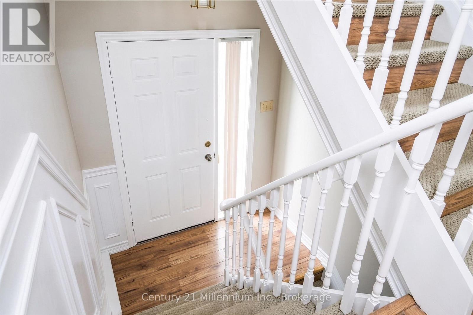 4 - 10 Baker Street, Wasaga Beach, Ontario  L9Z 2H1 - Photo 2 - S13494420