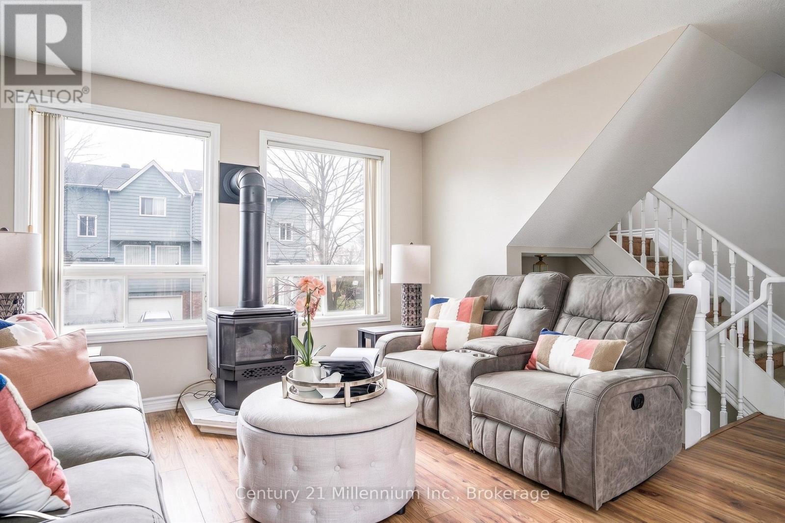 4 - 10 Baker Street, Wasaga Beach, Ontario  L9Z 2H1 - Photo 3 - S13494420