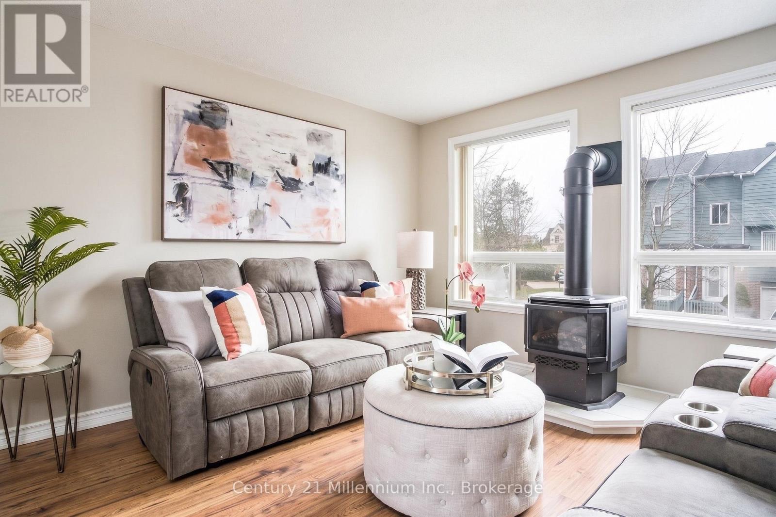 4 - 10 Baker Street, Wasaga Beach, Ontario  L9Z 2H1 - Photo 5 - S13494420