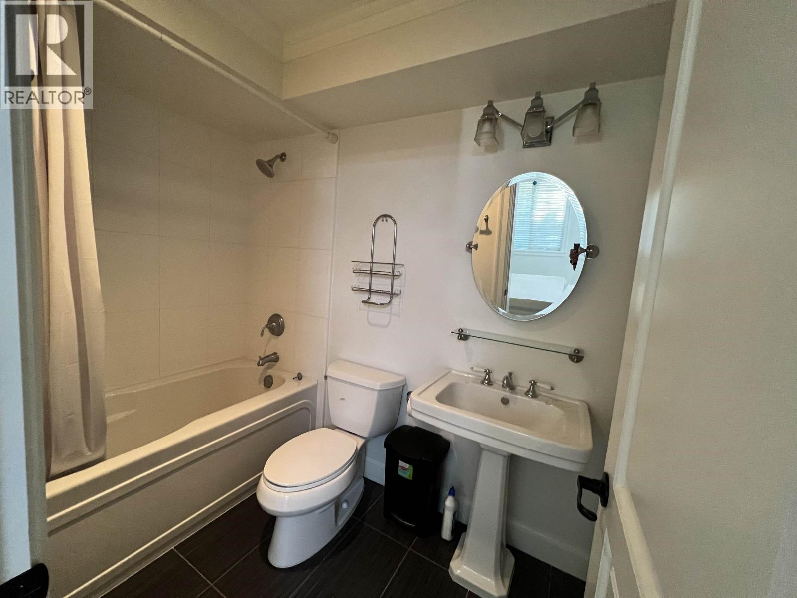 Basement Suite 2054 Western Parkway, Vancouver, British Columbia  V6T 1V5 - Photo 7 - R3140267