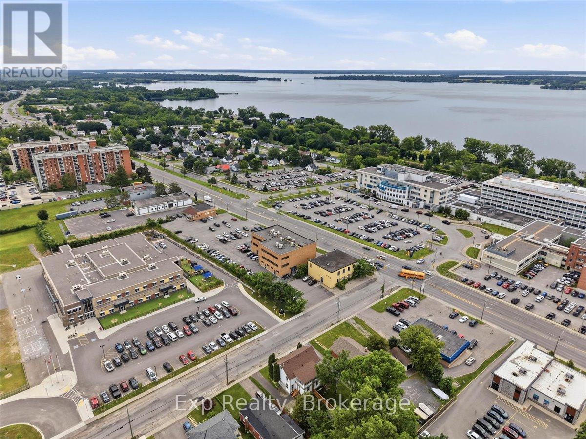 130-132 Macdonald Avenue, Belleville, Ontario  K8N 3Y3 - Photo 2 - X13494432