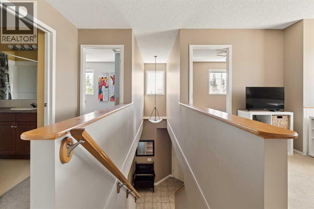 11 Somerglen Court Sw, Calgary, Alberta  T2Y 3V5 - Photo 15 - A2323476