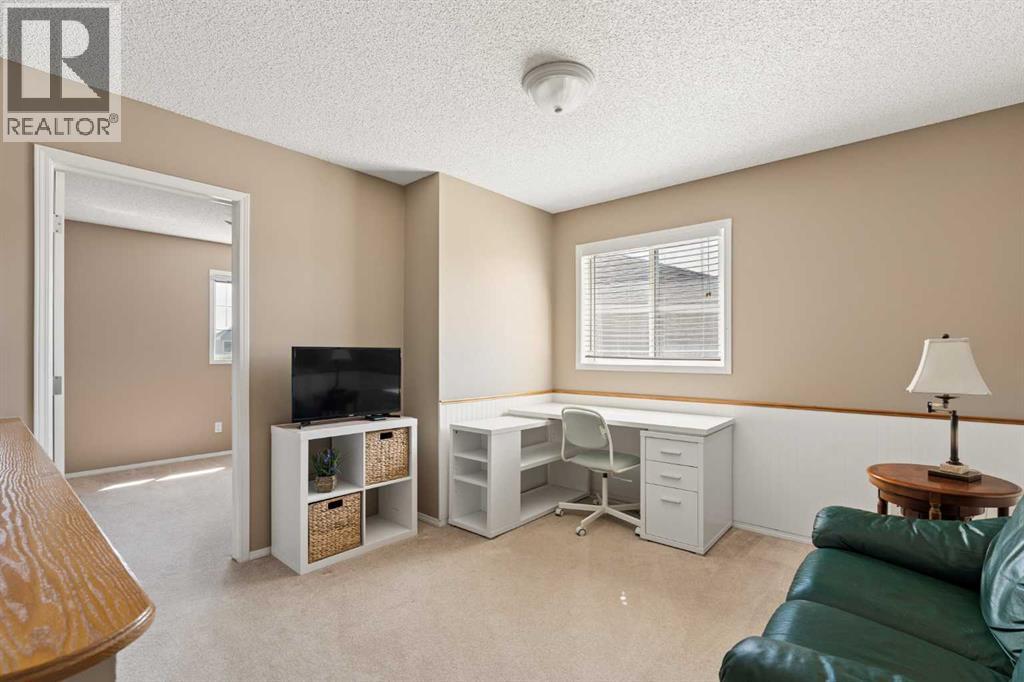 11 Somerglen Court Sw, Calgary, Alberta  T2Y 3V5 - Photo 16 - A2323476