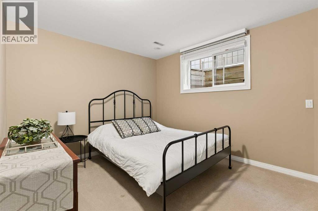 11 Somerglen Court Sw, Calgary, Alberta  T2Y 3V5 - Photo 32 - A2323476