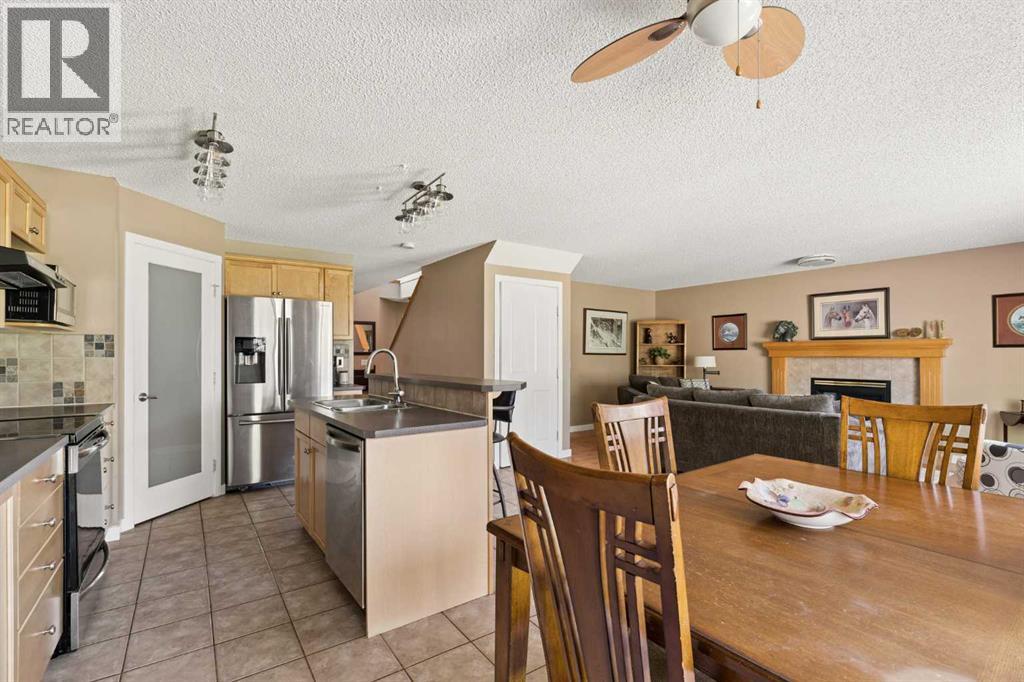 11 Somerglen Court Sw, Calgary, Alberta  T2Y 3V5 - Photo 8 - A2323476