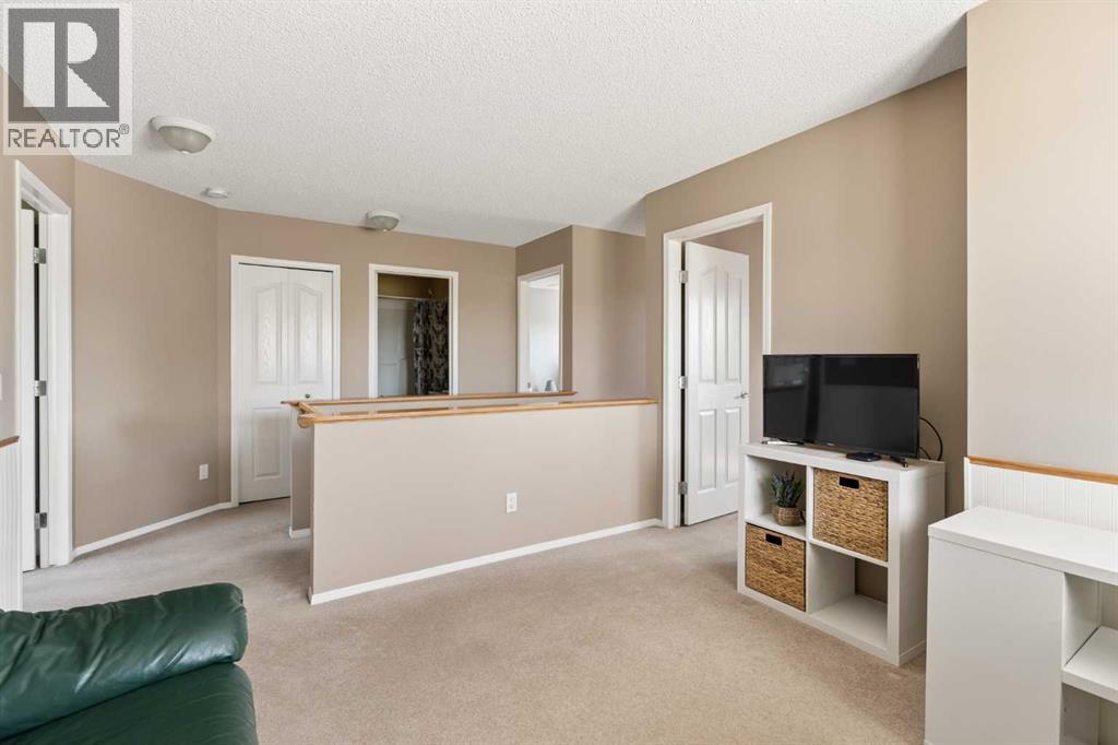 11 Somerglen Court Sw, Calgary, Alberta  T2Y 3V5 - Photo 17 - A2323476