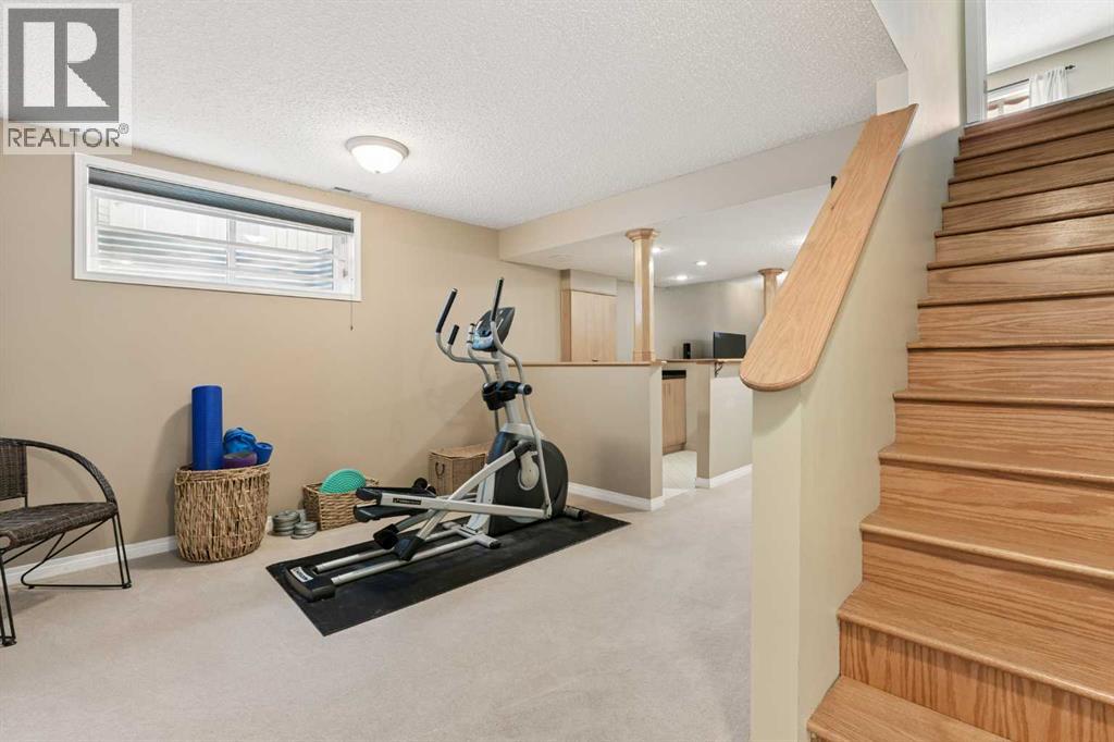 11 Somerglen Court Sw, Calgary, Alberta  T2Y 3V5 - Photo 27 - A2323476