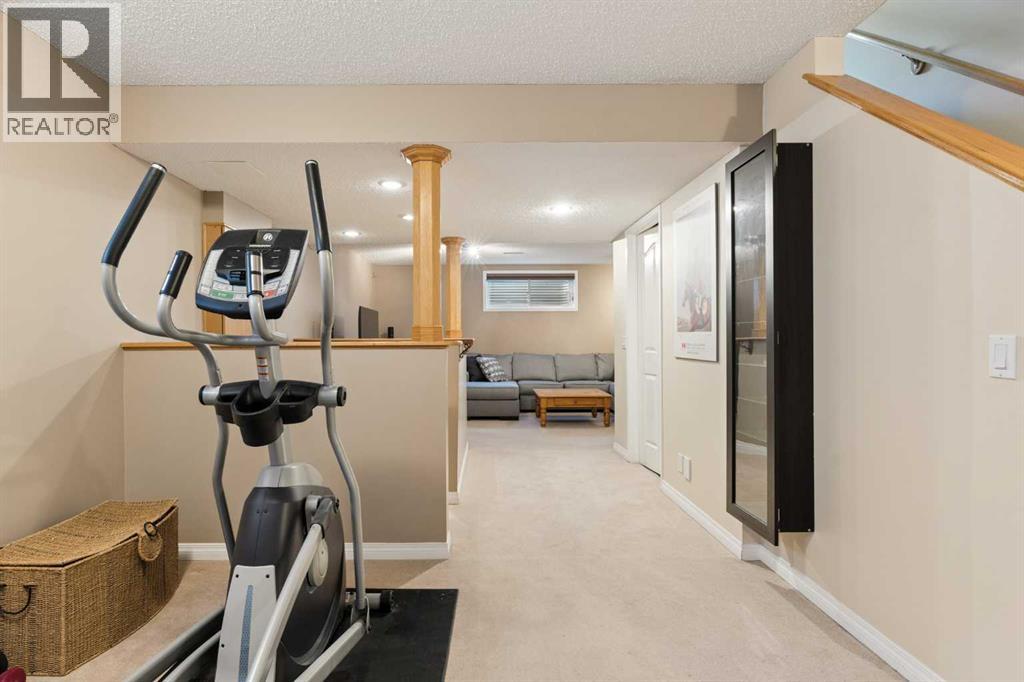 11 Somerglen Court Sw, Calgary, Alberta  T2Y 3V5 - Photo 28 - A2323476