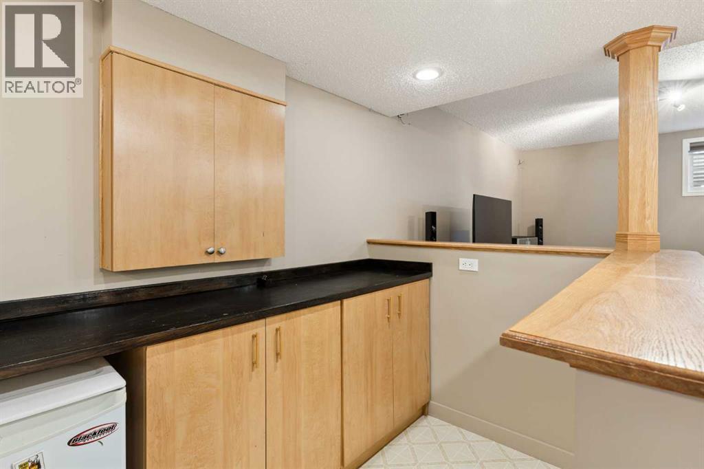 11 Somerglen Court Sw, Calgary, Alberta  T2Y 3V5 - Photo 29 - A2323476