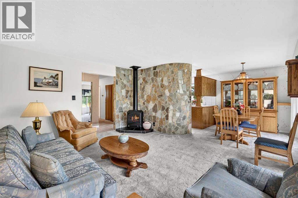 3227 Collingwood Drive Nw, Calgary, Alberta  T2L 0R7 - Photo 7 - A2323819