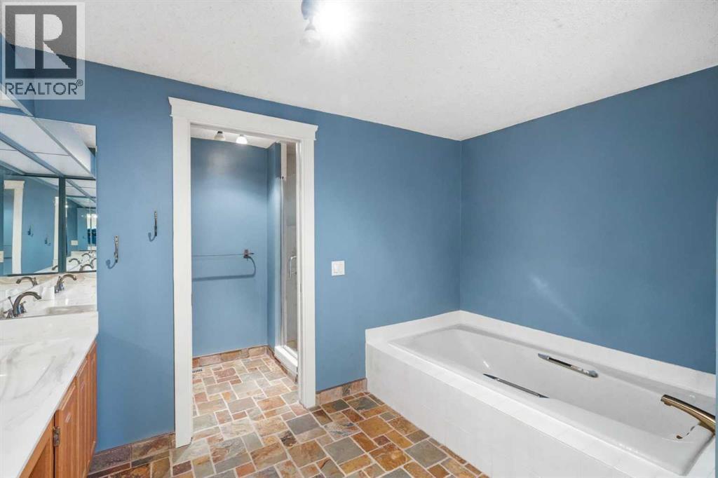 16 Wood Crescent Sw, Calgary, Alberta  T2W 4B6 - Photo 22 - A2324011