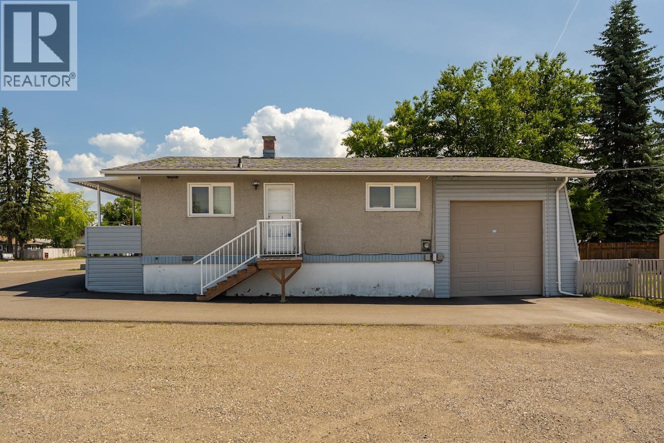 2469 15th Avenue, Prince George, British Columbia  V2M 1S5 - Photo 3 - R3140305