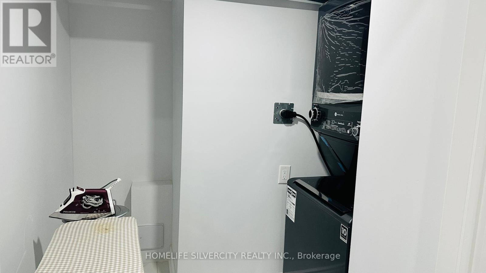 Bsmnt - 5 Valleyway Drive, Brampton, Ontario  L6X 0E4 - Photo 25 - W13236392