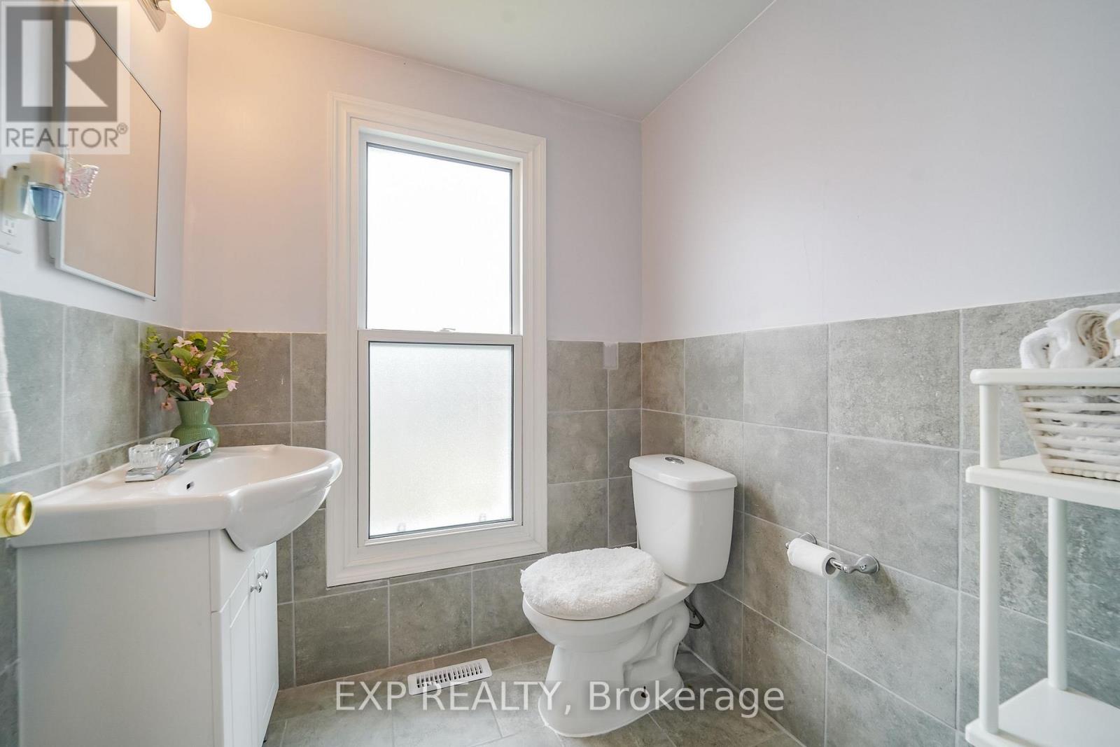246 Mary Street N, Oshawa, Ontario  L1G 5C4 - Photo 15 - E13494412