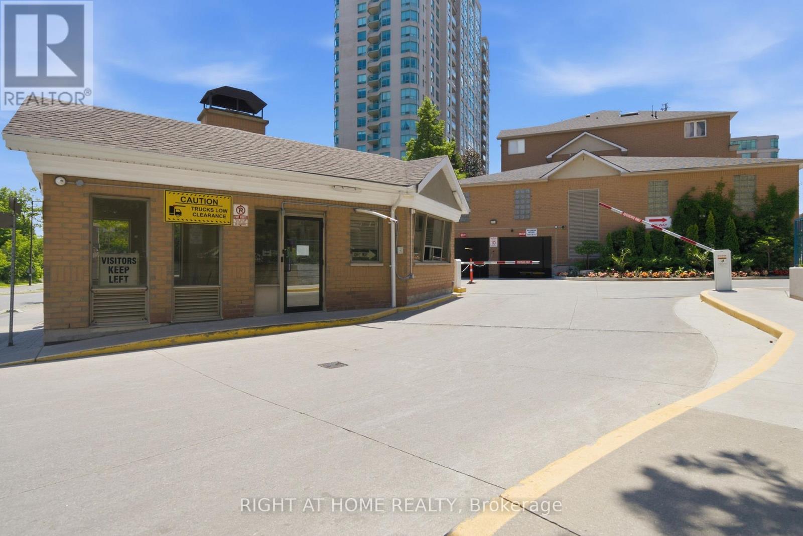 25 - 117 Omni Drive, Toronto, Ontario  M1P 5A5 - Photo 2 - E13494444