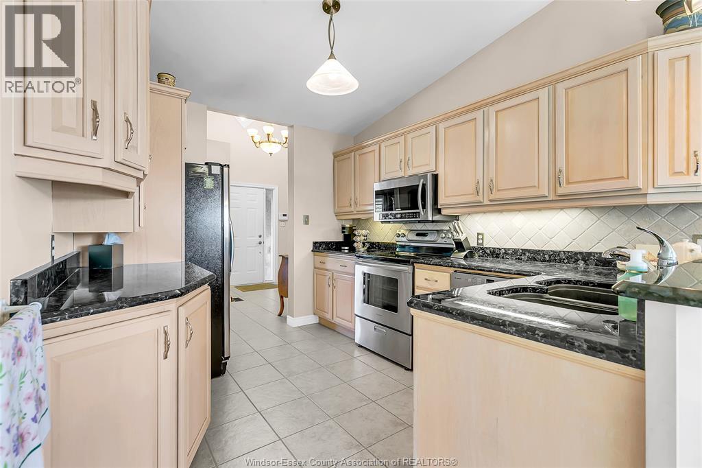 1385 Imperial Crescent, Windsor, Ontario  N9G 2T6 - Photo 15 - 26015315