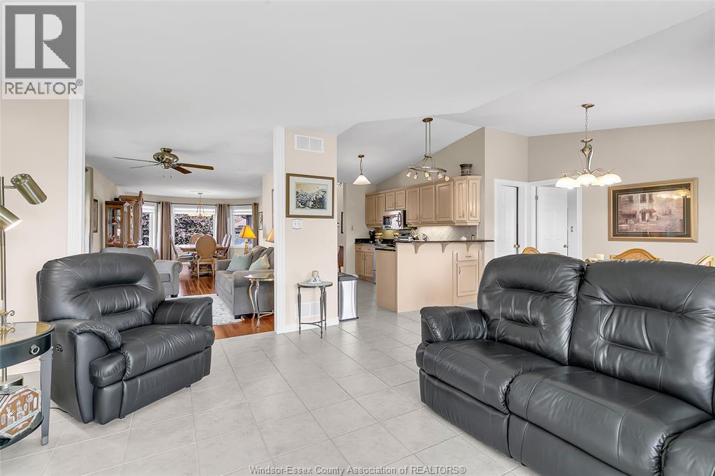 1385 Imperial Crescent, Windsor, Ontario  N9G 2T6 - Photo 9 - 26015315