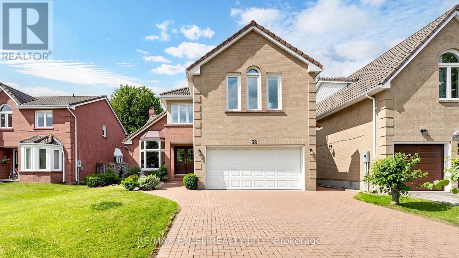32 HOLLINGHAM ROAD, Markham, Ontario