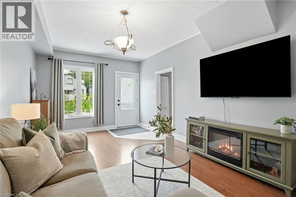 55 East 32nd Street, Hamilton, Ontario  L8V 3R7 - Photo 4 - 40841556