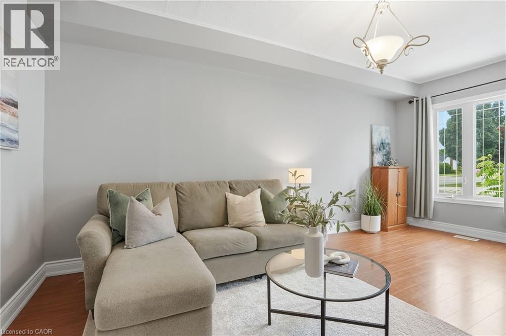 55 East 32nd Street, Hamilton, Ontario  L8V 3R7 - Photo 5 - 40841556