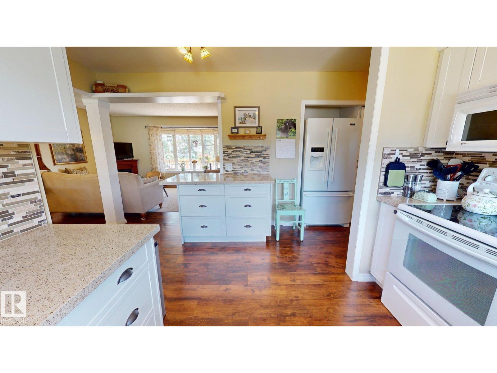 5304 95 Av NW NW, Edmonton, Alberta  T6B 1A3 - Photo 9 - E4495868
